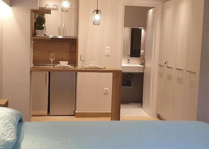 Stylish Studio Near Athens Hilton, Self Check-In!
