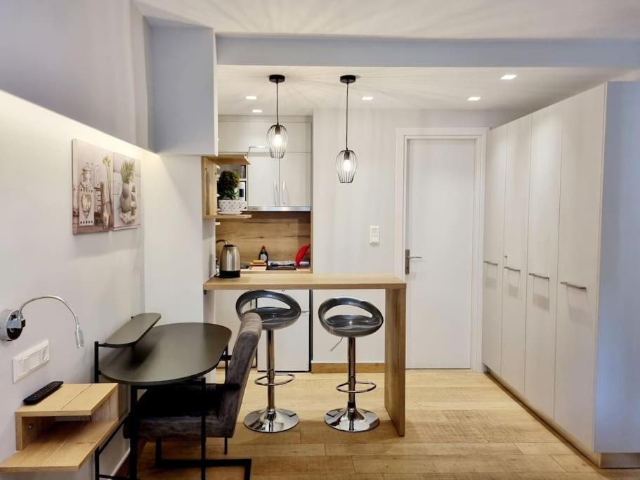 Stylish Near Hilton, Self Check-in! Ateny