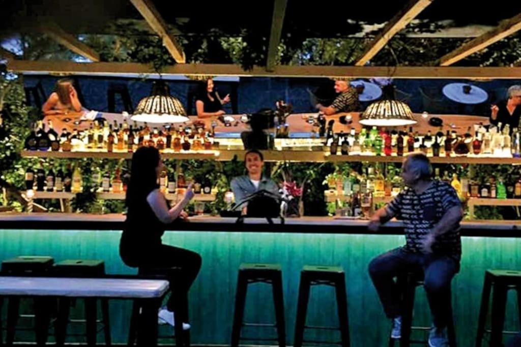 Stylish Near Hilton, Self Check-in! *