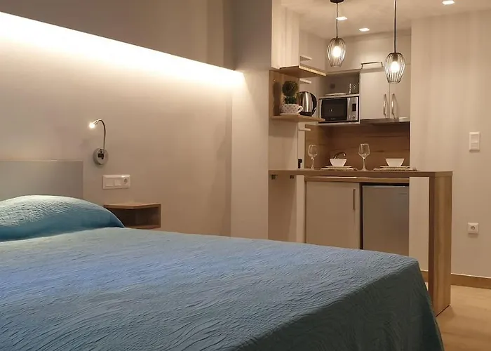 Stylish Studio Near Athens Hilton, Self Check-In!