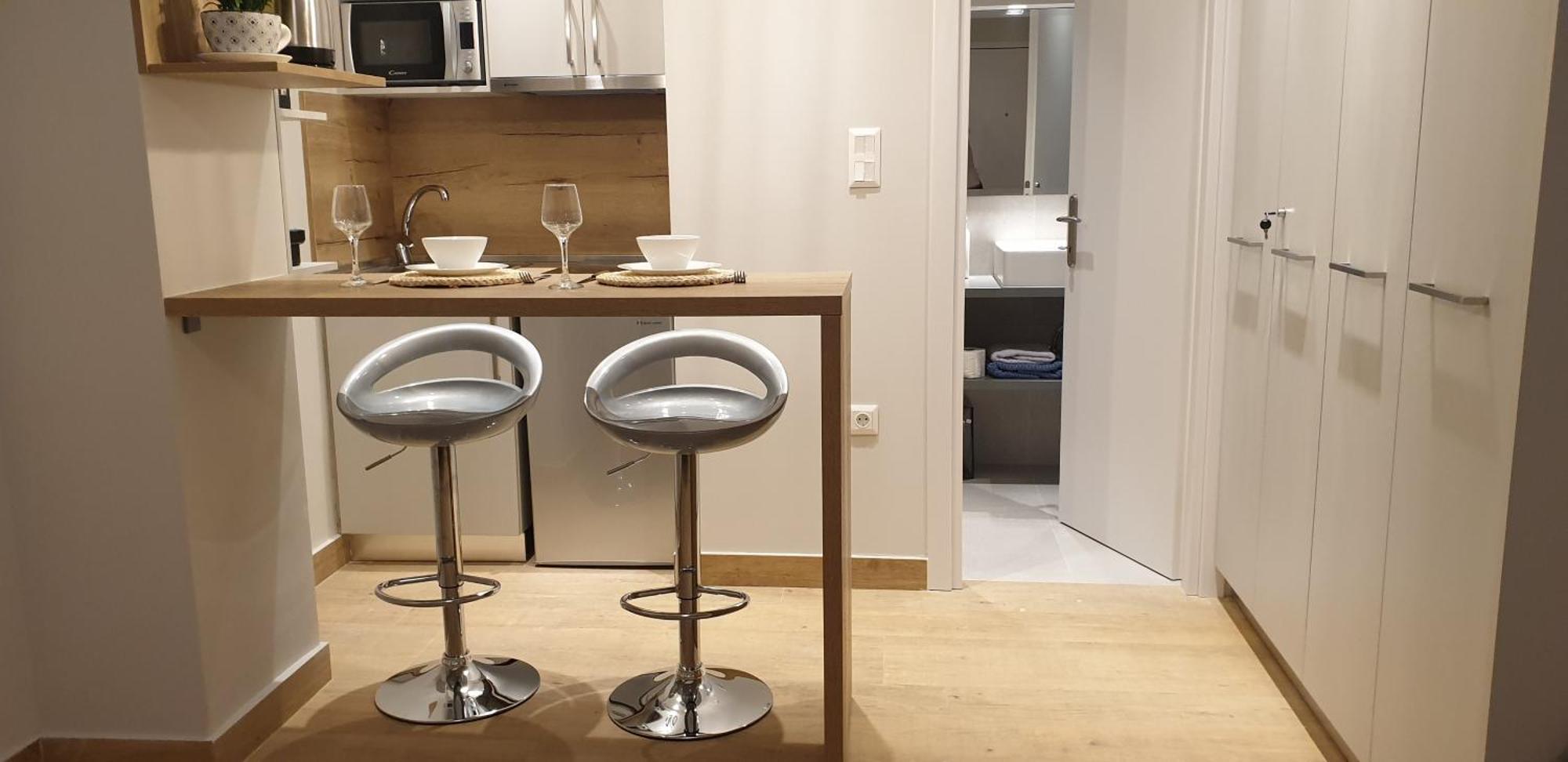Apartment Stylish Near Hilton, Self Check-in! *