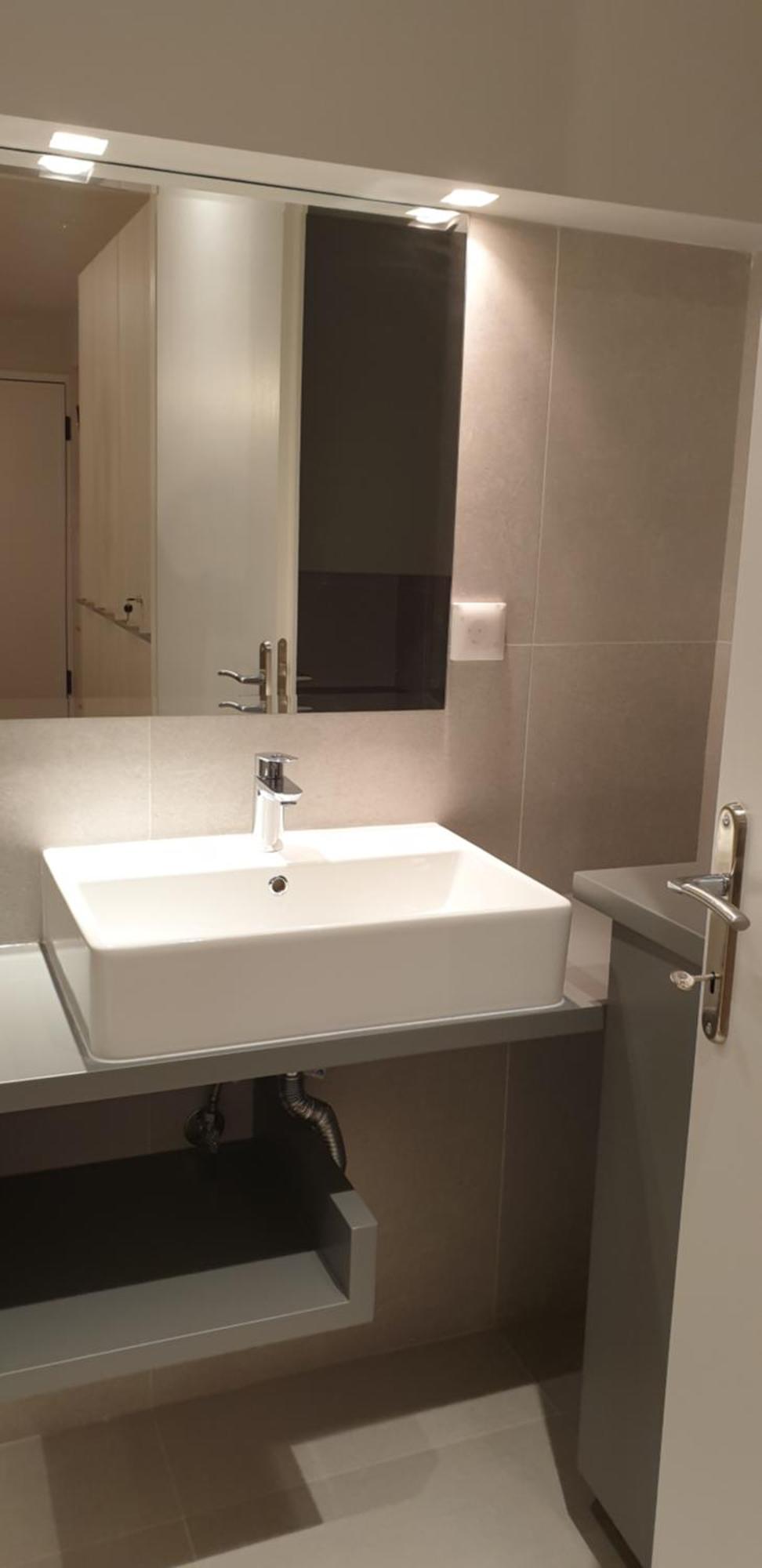 Apartment Stylish Near Hilton, Self Check-in! *